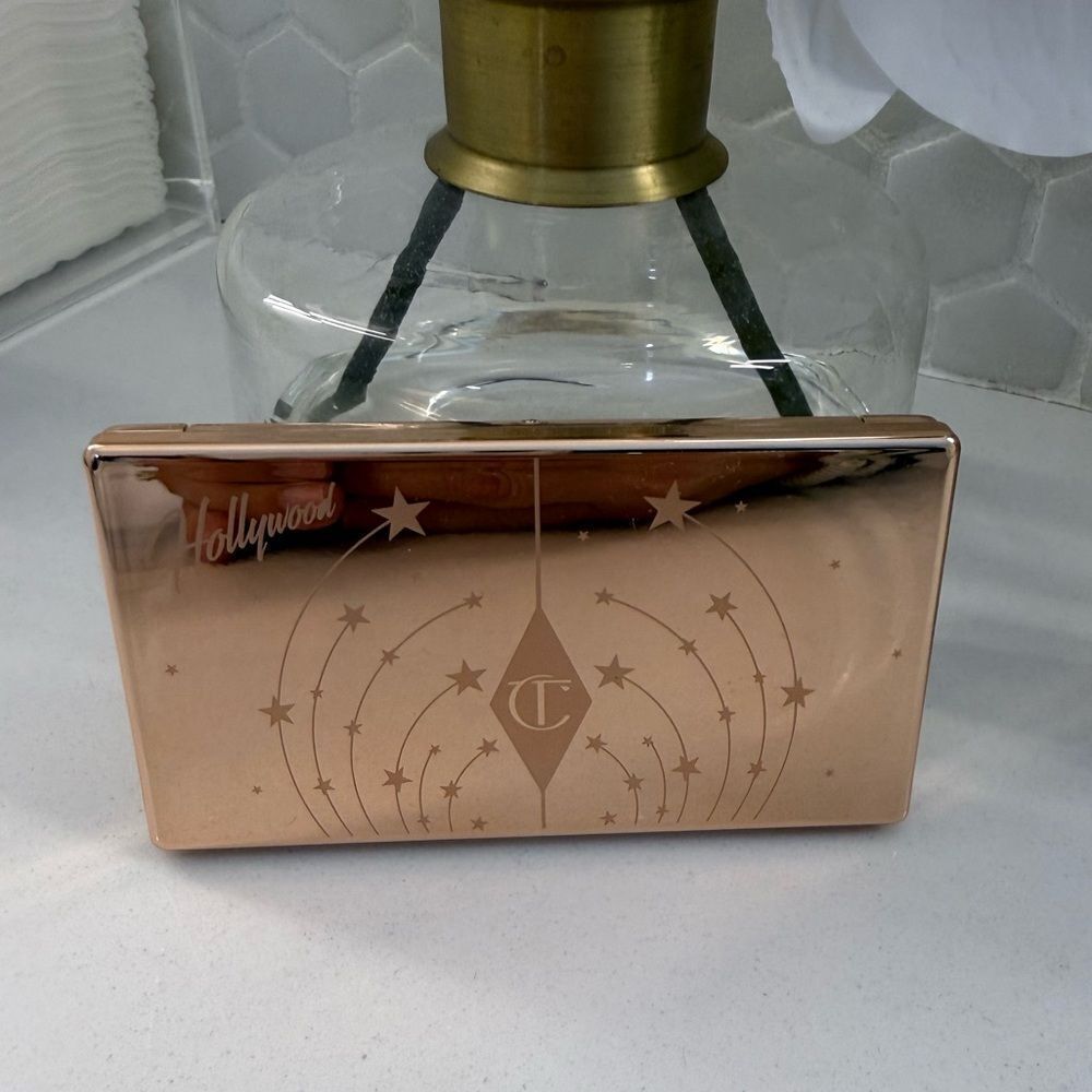 NWT Charlotte Tilbury HOLLYWOOD BLUSH & GLOW GLIDE PALETTE
LIGHT TO MEDIUM - Picture 7 of 11